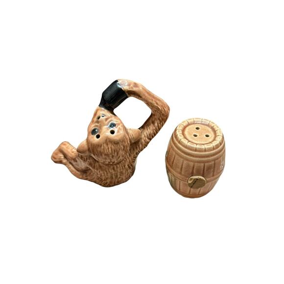 Vintage Drinking Chimp and Whiskey Barrel Salt and Pepper Shaker Set Ceramic - Picture 4 of 7